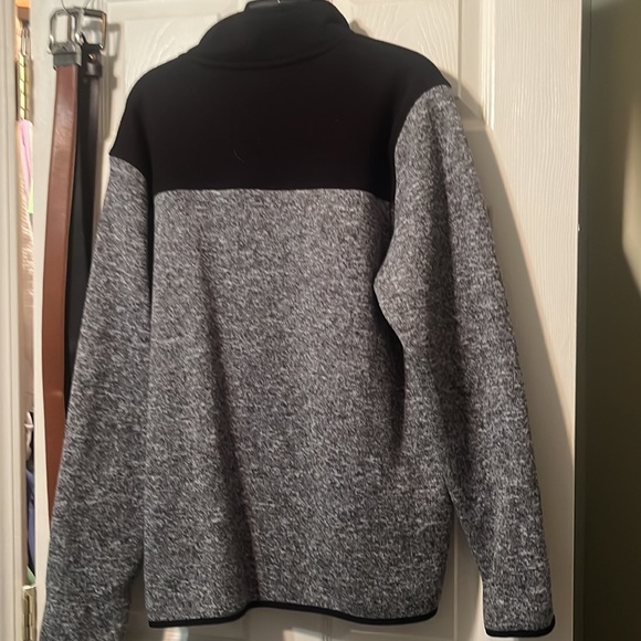 Eddie Bauer pullover - Picture 6 of 7